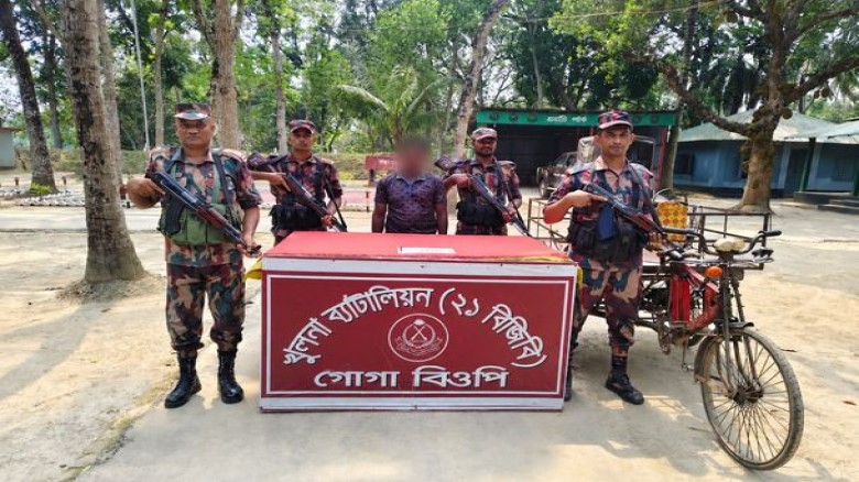 ১৫ পিছ ইয়াবা সহ শার্শা সীমান্তে আটক ১