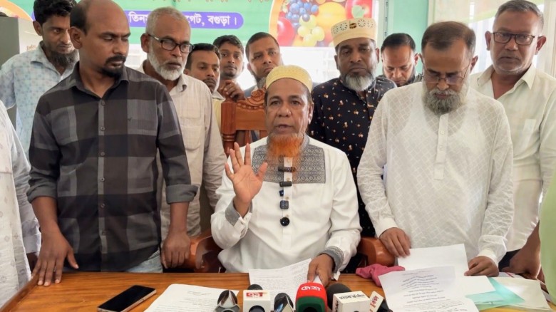 বগুড়ায় ফল ব্যবসায়ী সমিতি থেকে একযোগে ৫৪ সদস্যের পদত্যাগ