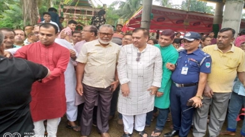সাতক্ষীরায় নিজে বাড়িতে ফিরিয়ে যাওয়ার মাধ্যমে শ্রী জগন্না