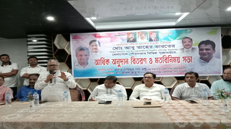 বেনাপোলে ৪টি পূজা মণ্ডপে পৌর বিএনপি সাধারণ সম্পাদক আবু তাহের