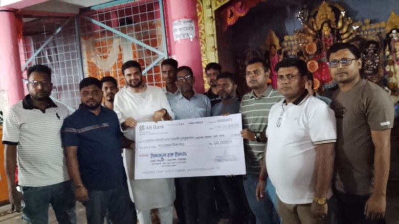 ধর্ম যার যার, রাষ্ট্র সবার”— বেনাপোলে দুর্গাপূজায় সম্প্রীতির বার্তা যুবদল নেতা ইমদাদের